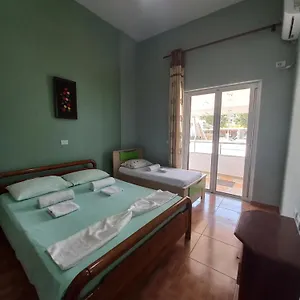 Arjana & Nelaj , Ksamil Albanie