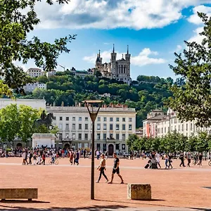 30m² De Bonheur Au Coeur De Lyon, Dans Les Nuages. , Villeurbanne France